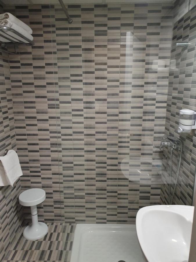 Hotel Bilbaino Benidorm Bagian luar foto