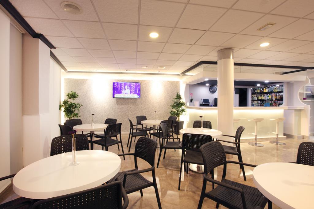 Hotel Bilbaino Benidorm Bagian luar foto