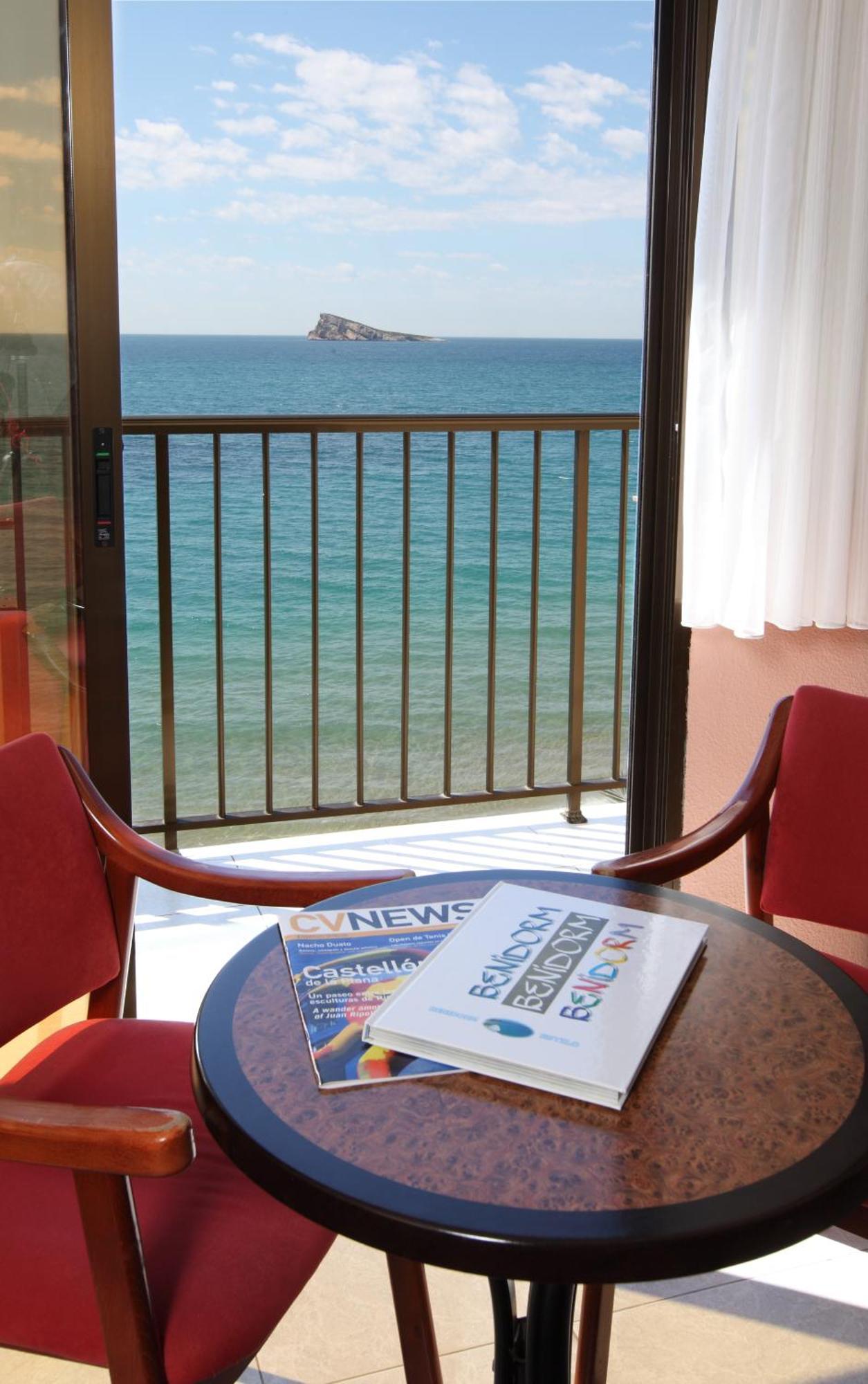 Hotel Bilbaino Benidorm Bagian luar foto