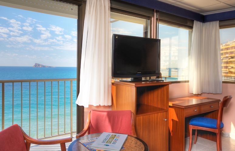 Hotel Bilbaino Benidorm Bagian luar foto