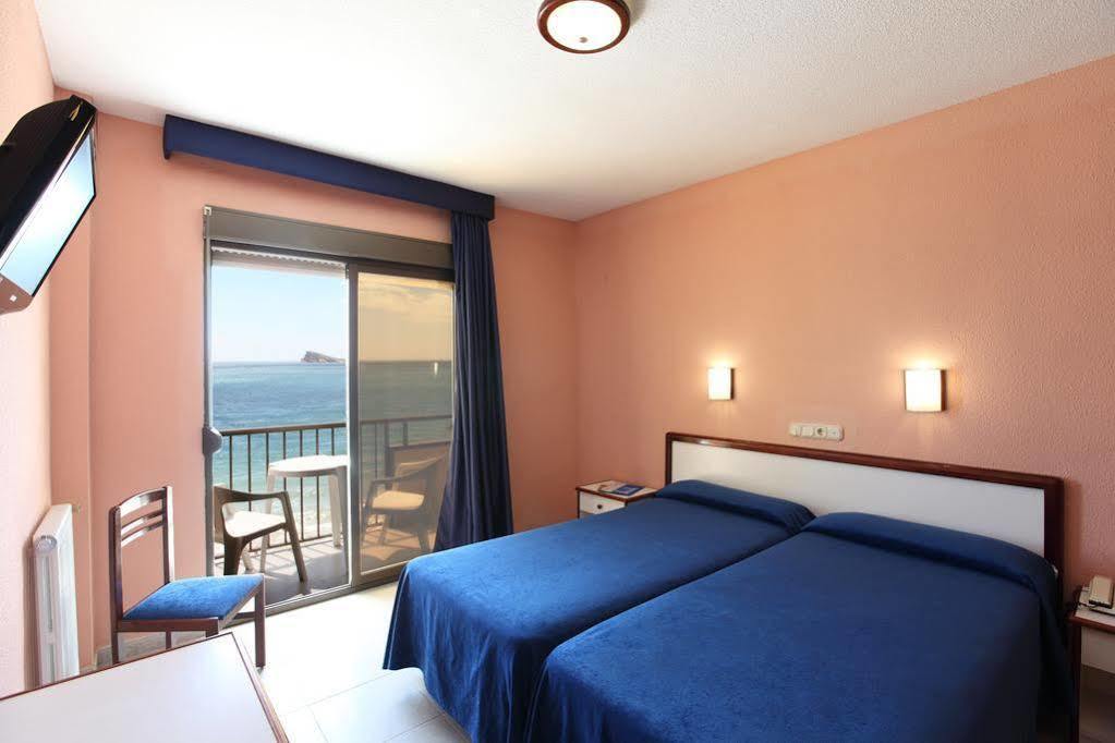 Hotel Bilbaino Benidorm Bagian luar foto